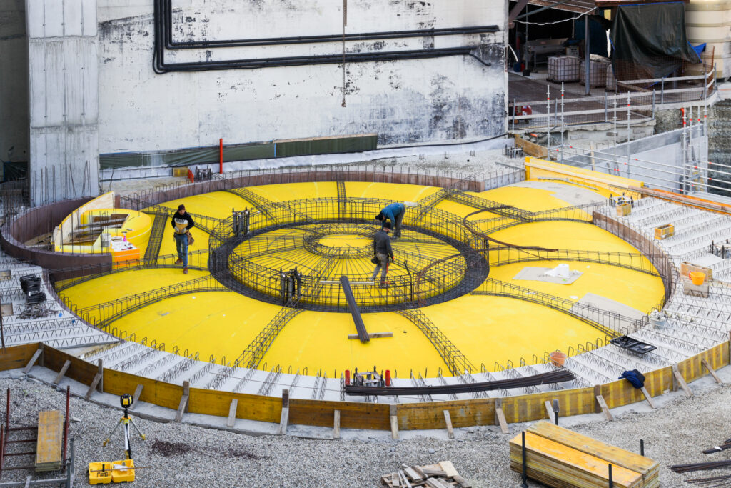 Die Architektur von Weinkellern: Maßgeschneiderte Schalungen für einzigartige Projekte. 2 Arbloc-Polystyrol-Schalungssystem für den Bau des runden Bodens einer Weinkellerei